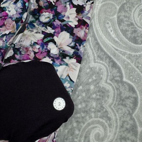 Womens Lululemon Align Crop - Picture 6 of 6